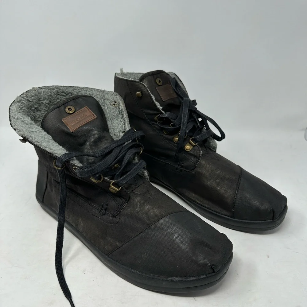 Toms Chukka style Highland Faux Leather Boots Faux Shearing linings NEW Men’s 13